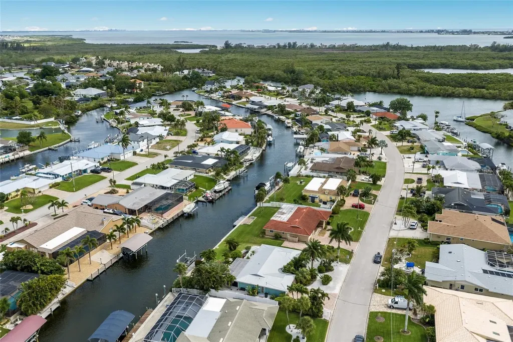 5007 Bimini Drive Bradenton FL 34210