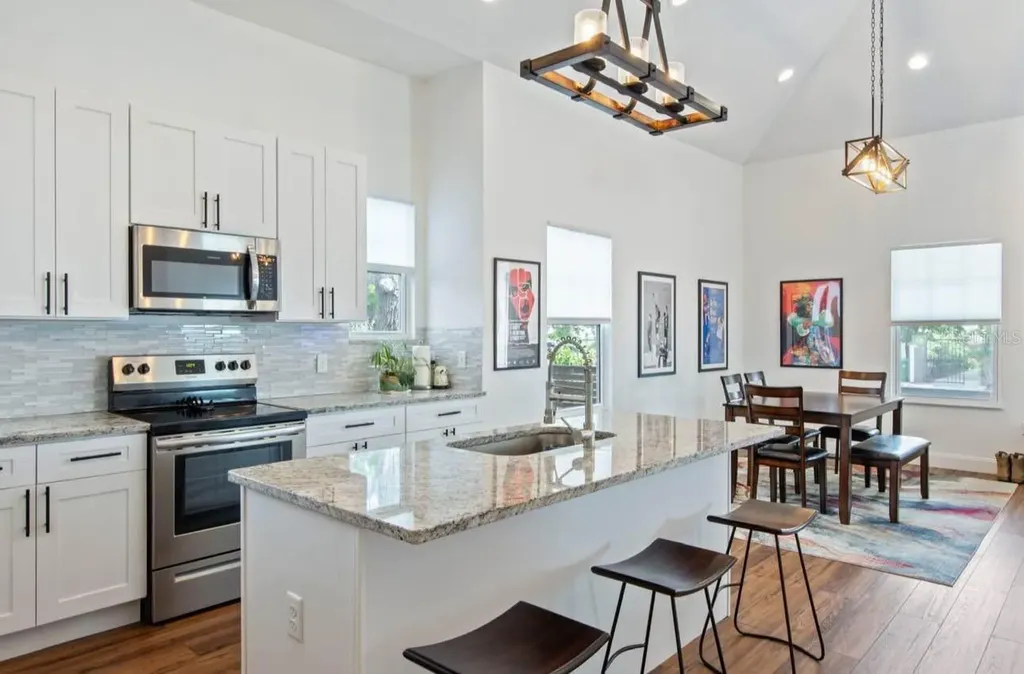 2330 W Saint Louis Street Tampa FL 33607