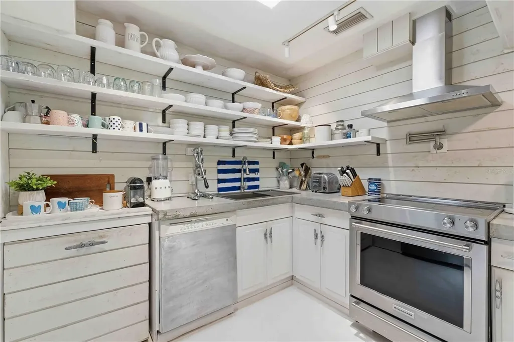 624 Bayshore Road Nokomis FL 34275
