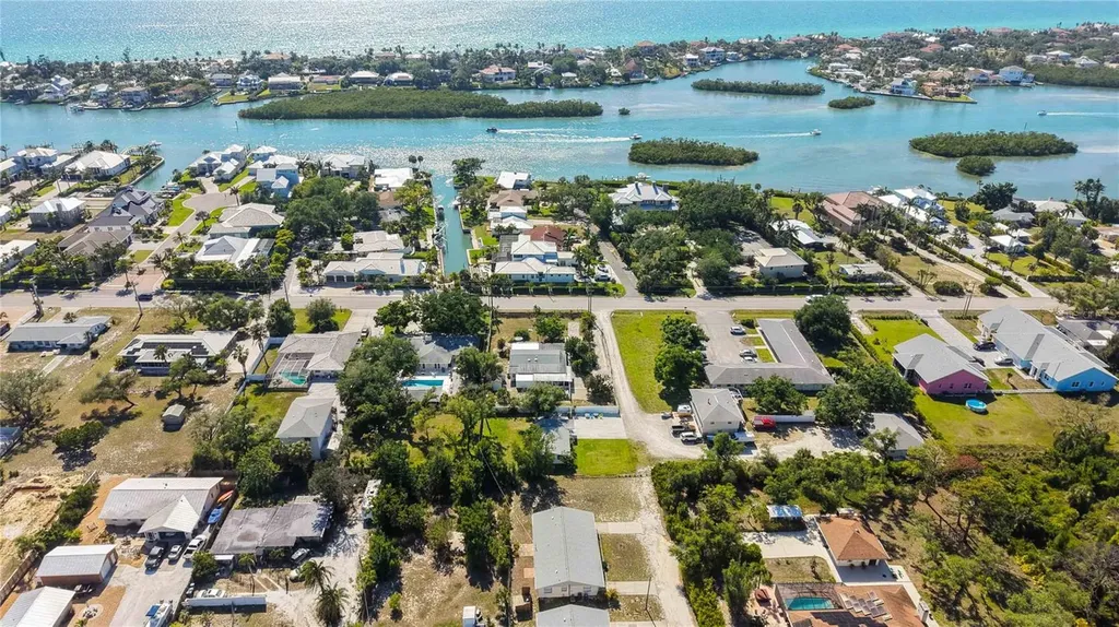 624 Bayshore Road Nokomis FL 34275