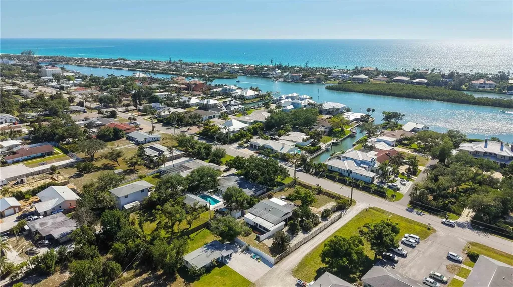 624 Bayshore Road Nokomis FL 34275