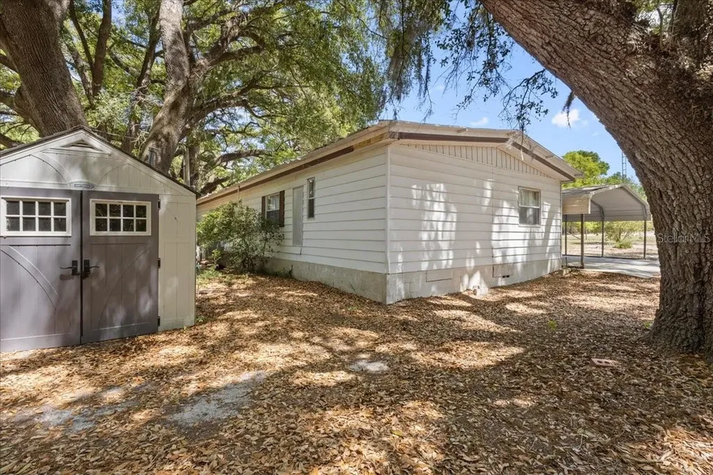 3169 N Us Highway 129 Bell FL 32619