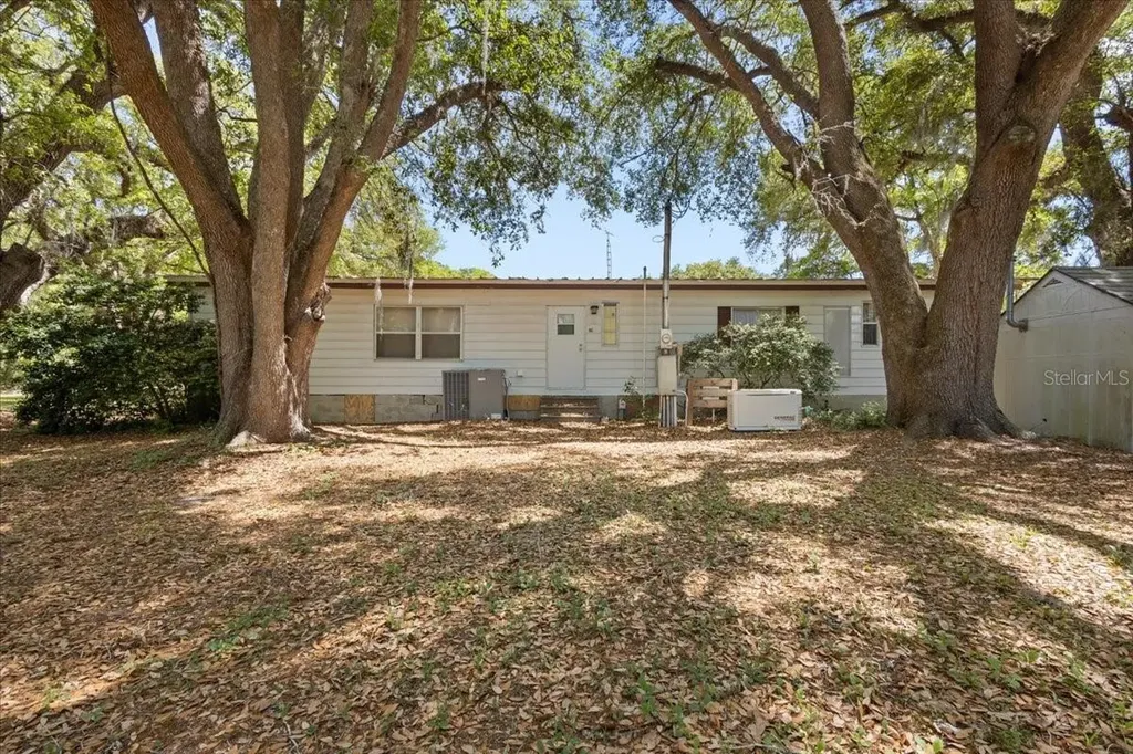 3169 N Us Highway 129 Bell FL 32619