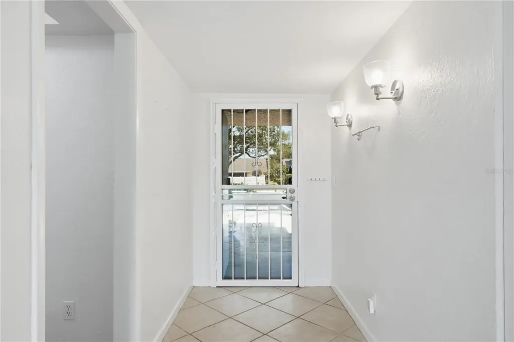 7860 Palm Aire Lane Sarasota FL 34243