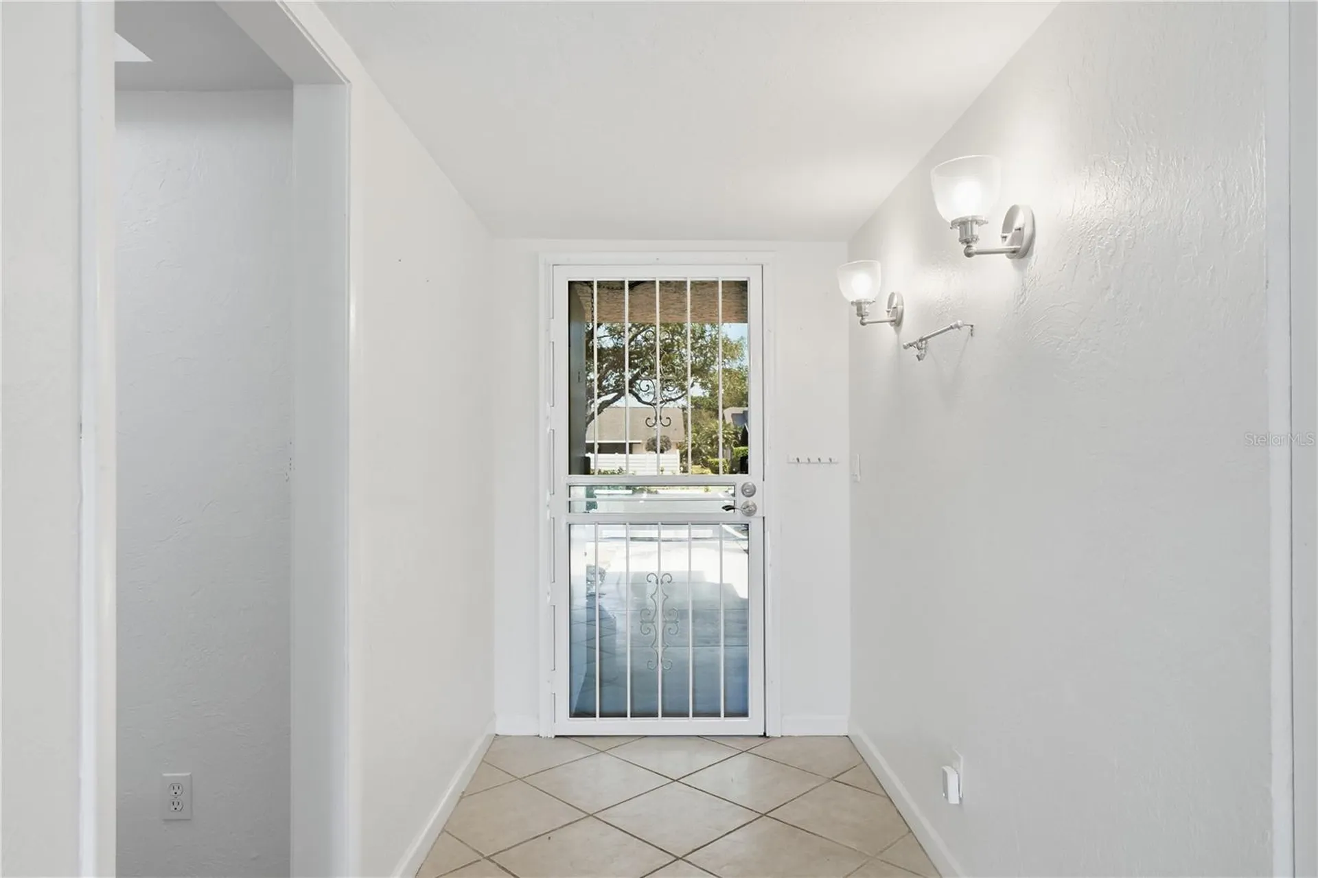 7860 Palm Aire Lane Sarasota FL 34243