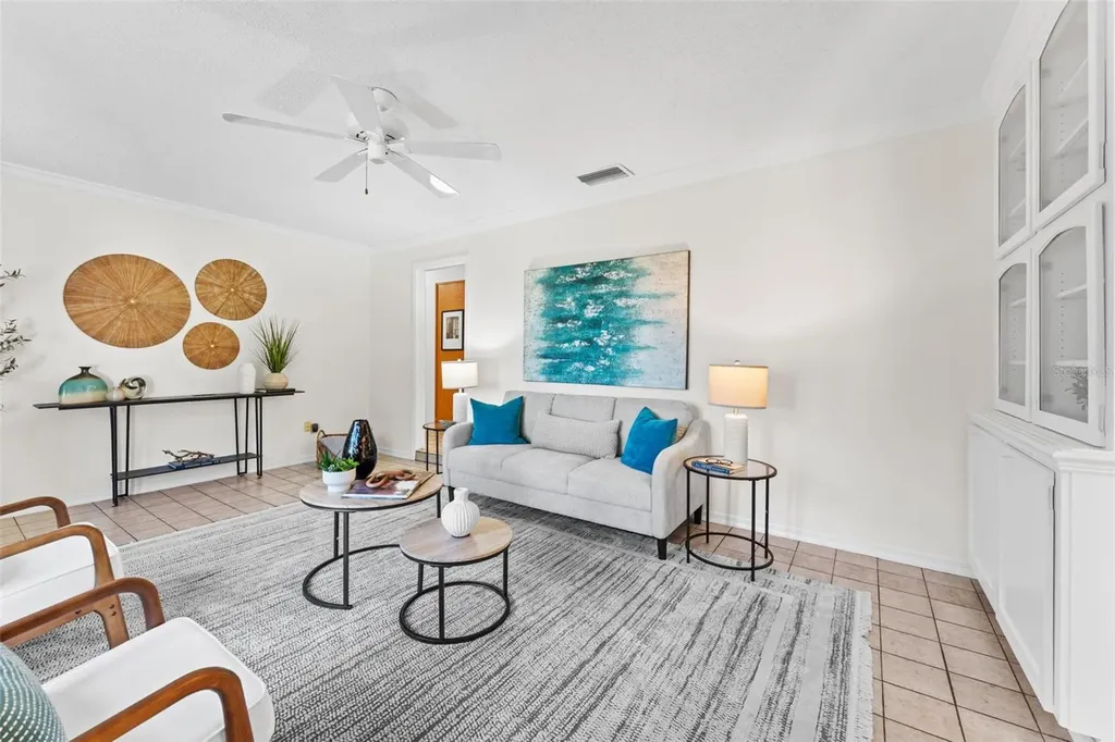 1502 Haven Bend Tampa FL 33613