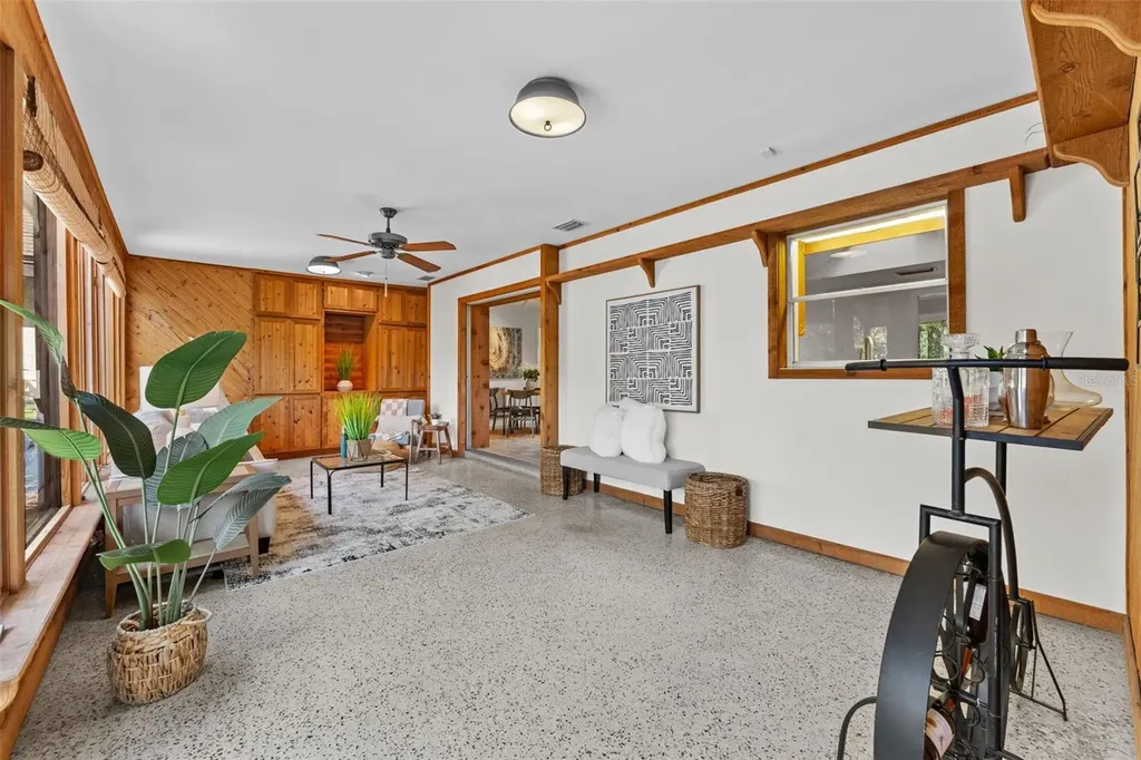1502 Haven Bend Tampa FL 33613