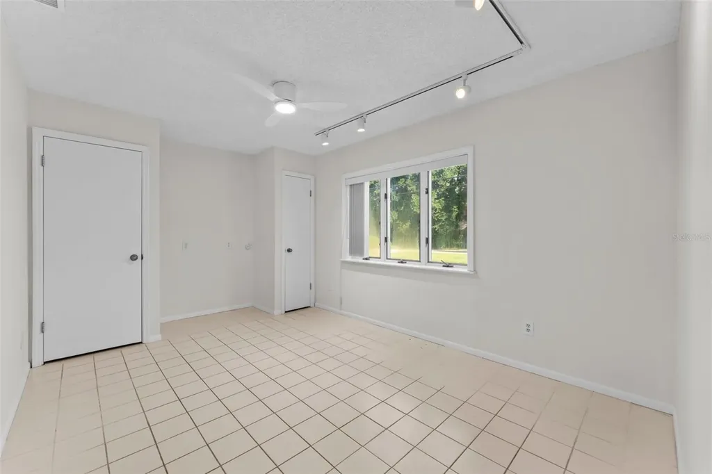 1502 Haven Bend Tampa FL 33613