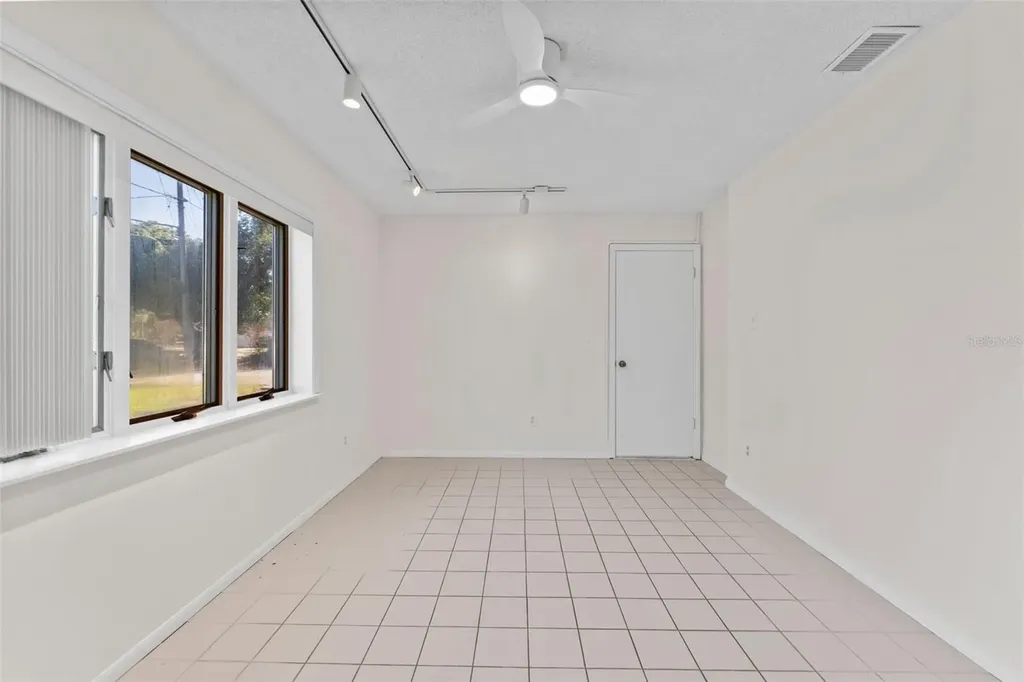 1502 Haven Bend Tampa FL 33613