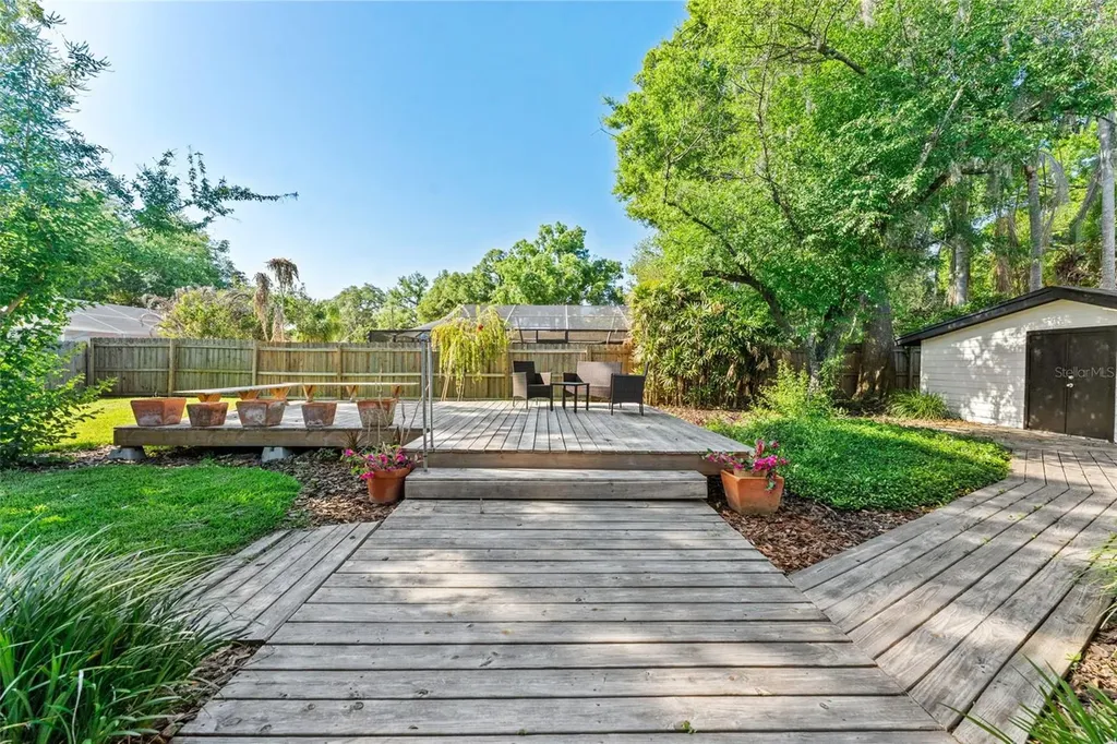 1502 Haven Bend Tampa FL 33613