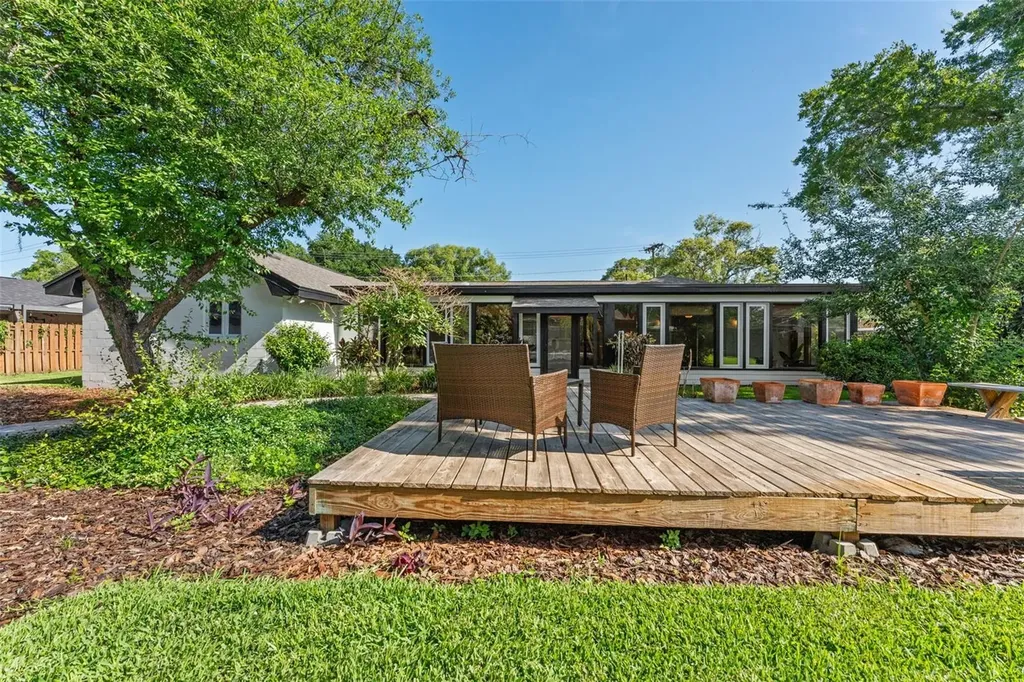 1502 Haven Bend Tampa FL 33613