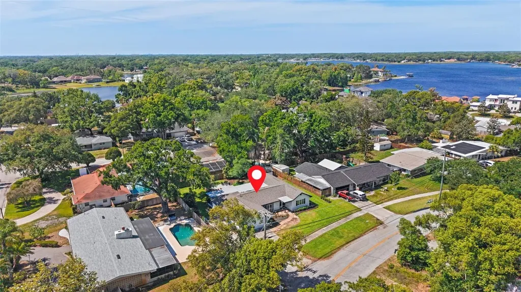 1502 Haven Bend Tampa FL 33613