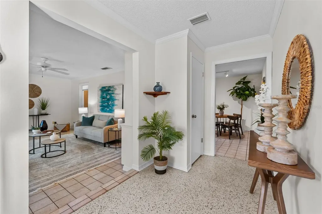 1502 Haven Bend Tampa FL 33613