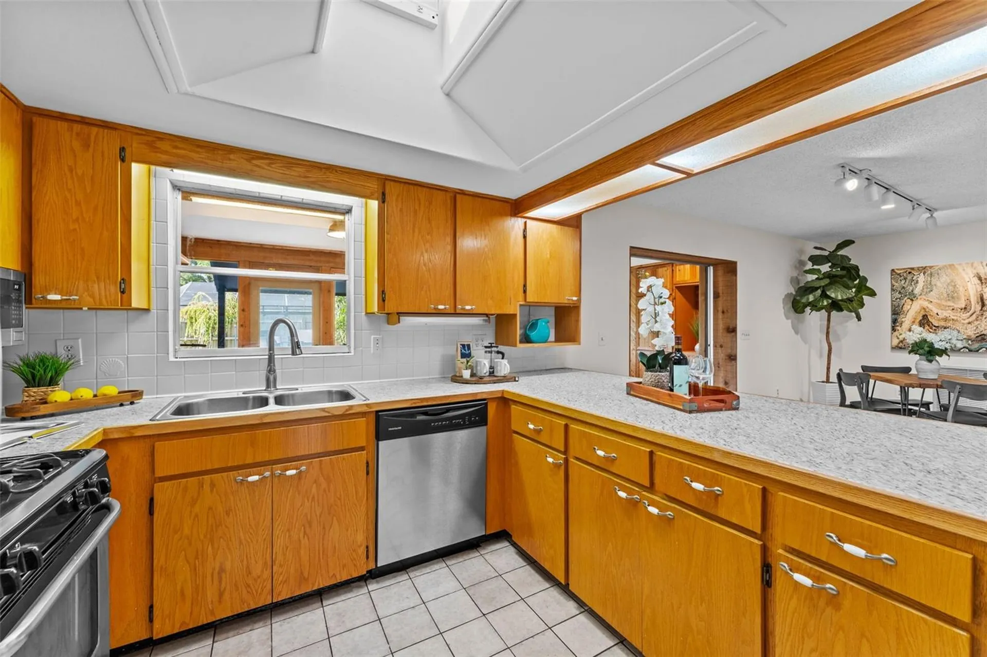 1502 Haven Bend Tampa FL 33613