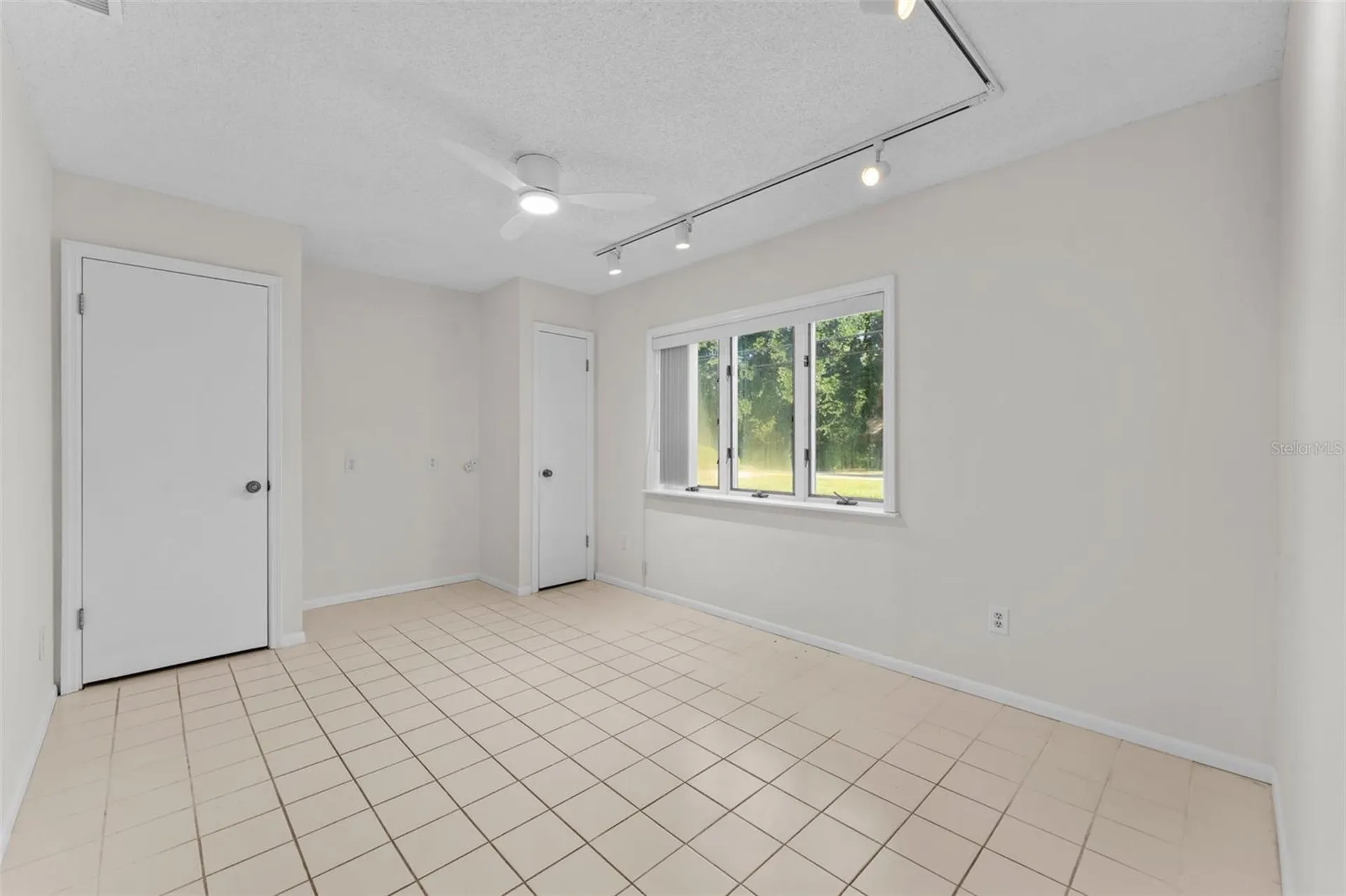 1502 Haven Bend Tampa FL 33613