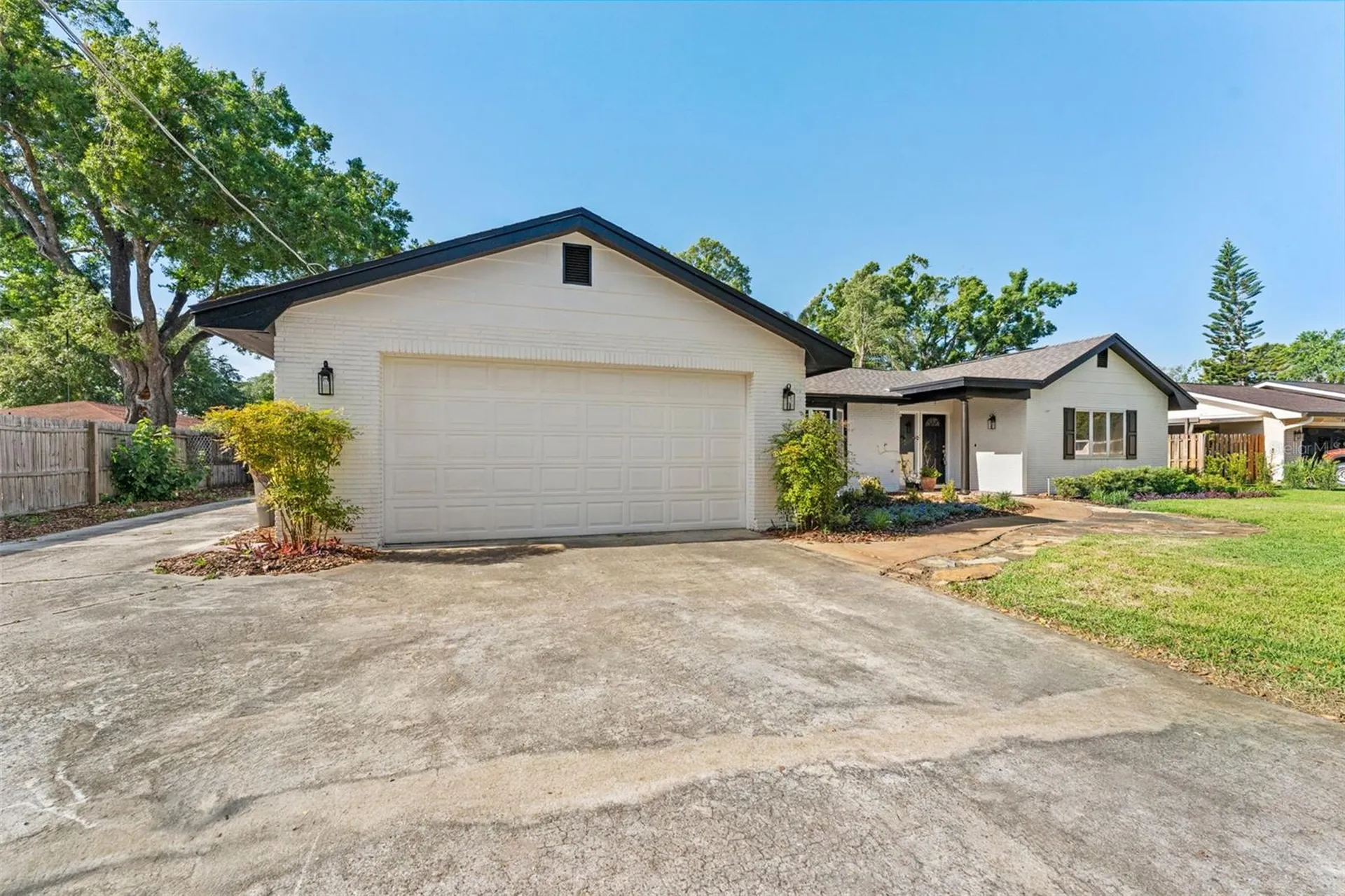 1502 Haven Bend Tampa FL 33613