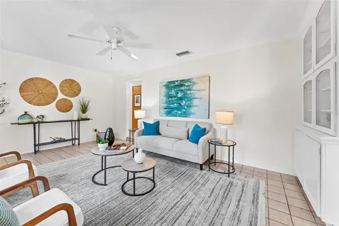 1502 Haven Bend Tampa FL 33613