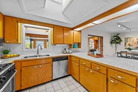 1502 Haven Bend Tampa FL 33613