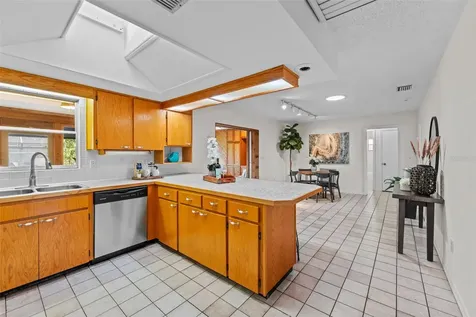 1502 Haven Bend Tampa FL 33613
