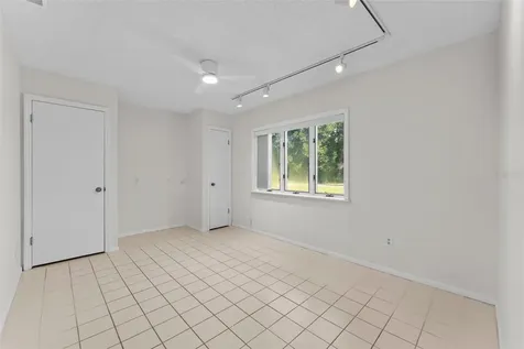 1502 Haven Bend Tampa FL 33613