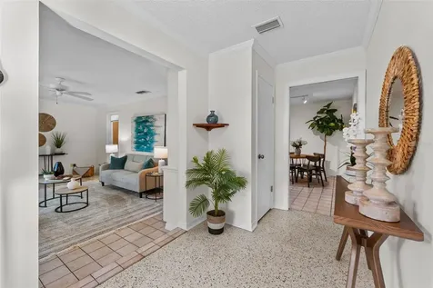 1502 Haven Bend Tampa FL 33613