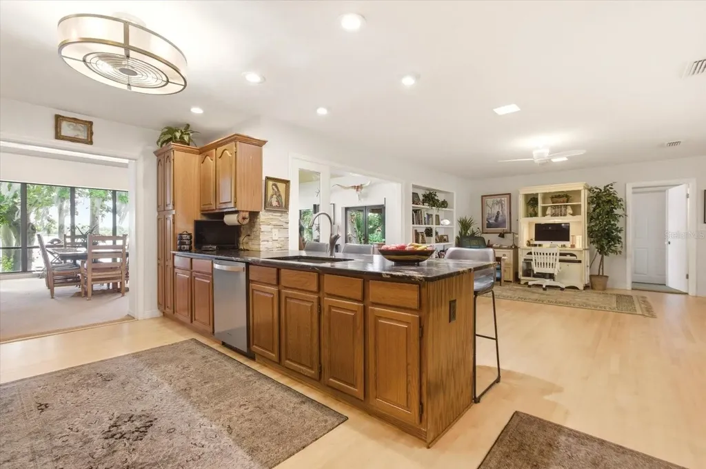 4910 E Lake Drive Winter Springs FL 32708