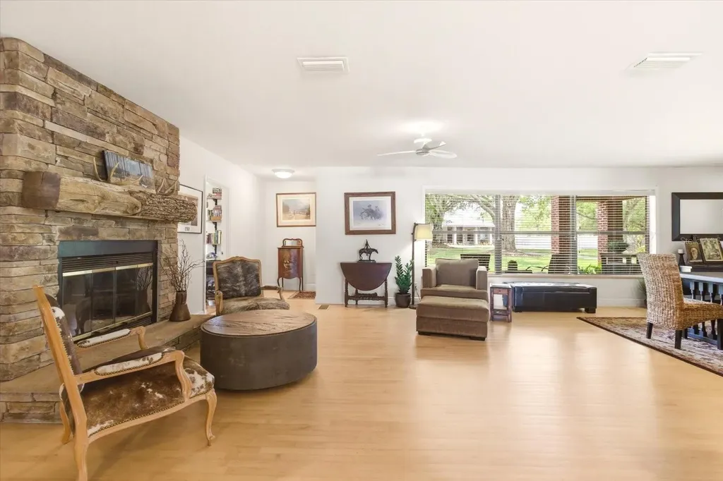 4910 E Lake Drive Winter Springs FL 32708