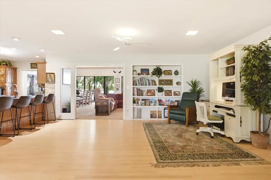 4910 E Lake Drive Winter Springs FL 32708