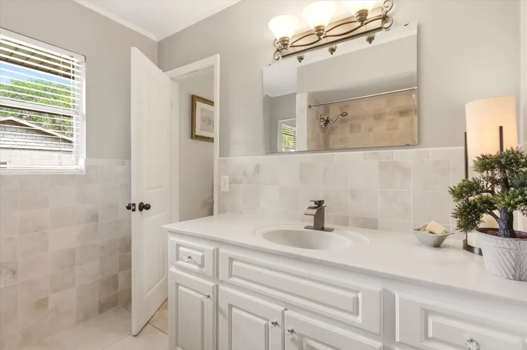 4910 E Lake Drive Winter Springs FL 32708