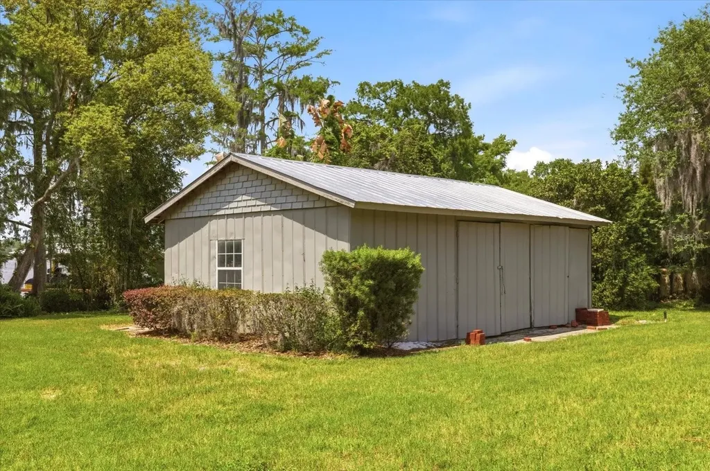 4910 E Lake Drive Winter Springs FL 32708