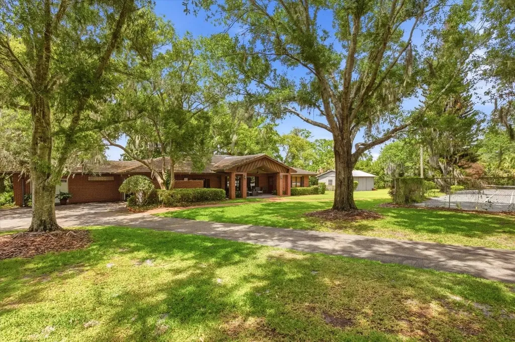 4910 E Lake Drive Winter Springs FL 32708