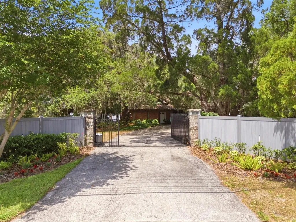 4910 E Lake Drive Winter Springs FL 32708