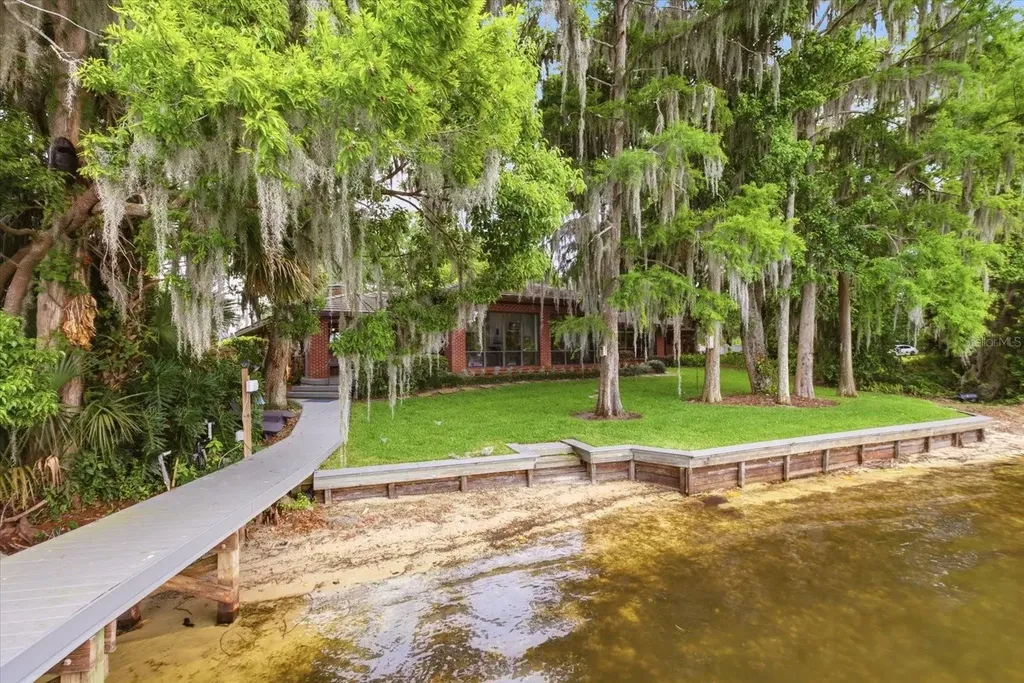 4910 E Lake Drive Winter Springs FL 32708