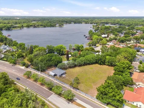 4910 E Lake Drive Winter Springs FL 32708
