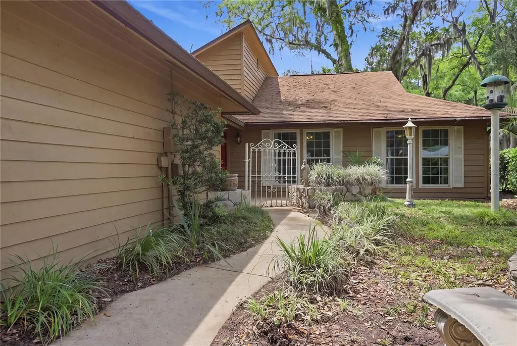 32 Ramblewood Trail Deland FL 32724