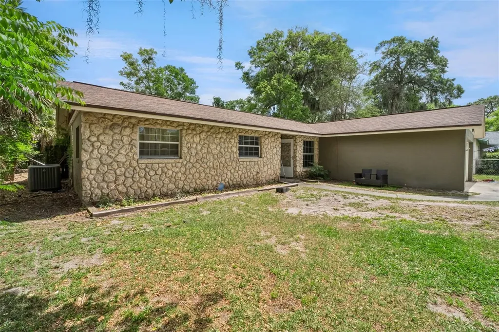 1537 S Spring Garden Avenue Deland FL 32720