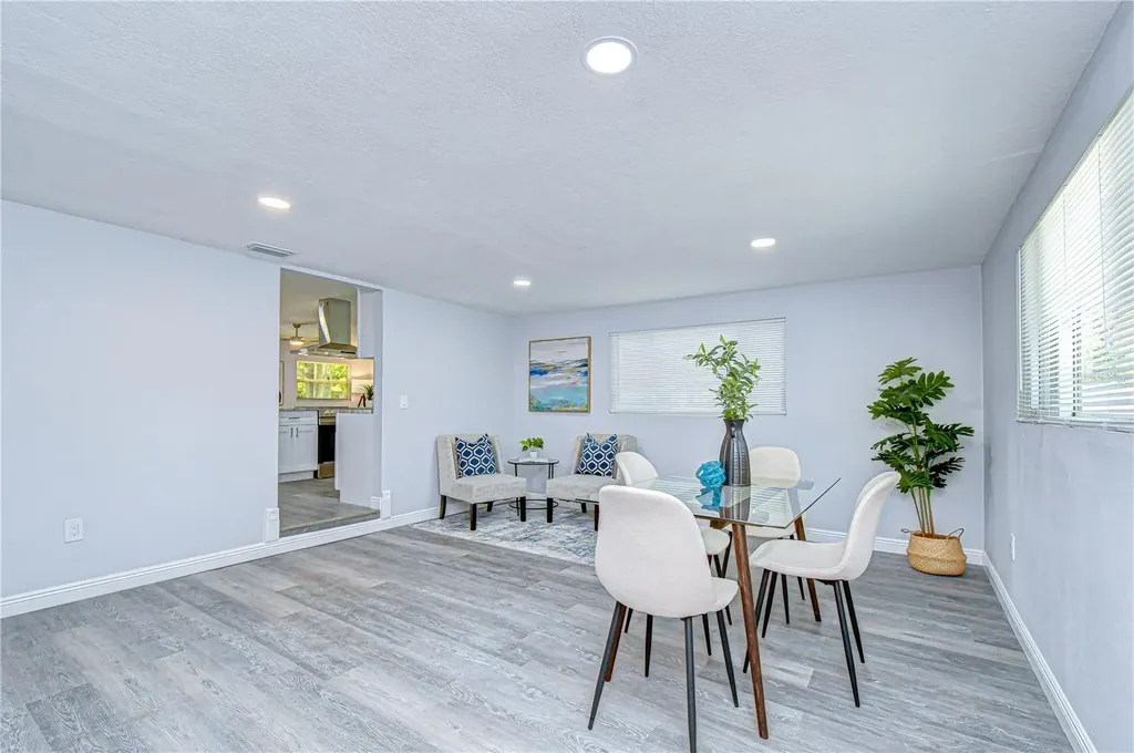 7235 15th Street N St Petersburg FL 33702
