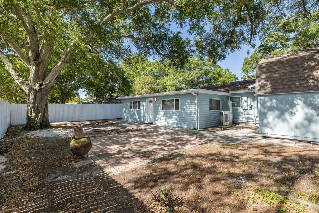 7235 15th Street N St Petersburg FL 33702