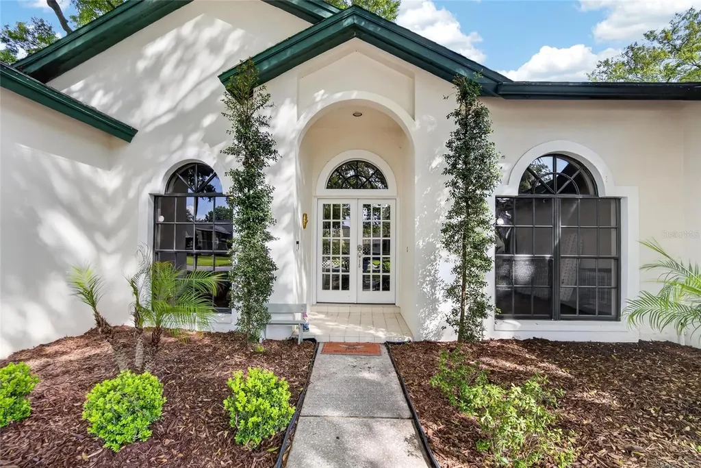 2904 Pine Club Drive Plant City FL 33566