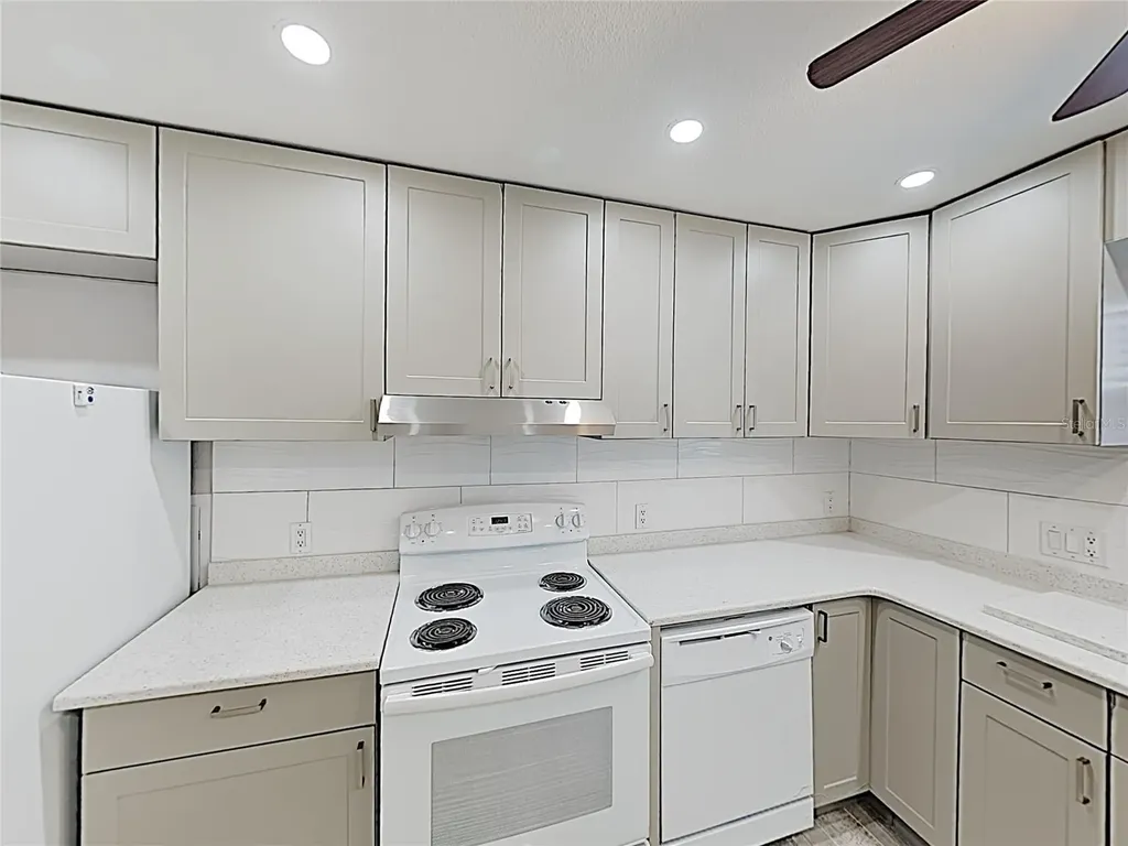 525 Conway Road Orlando FL 32807