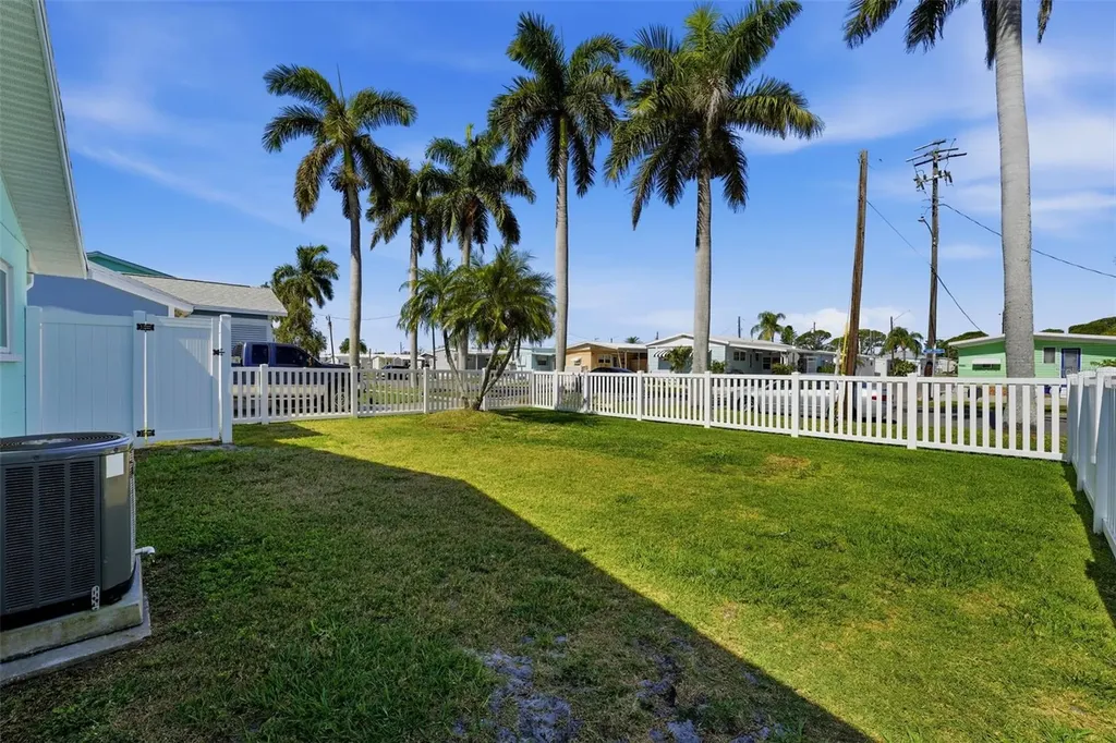 4515-4517 103rd Street Court W Bradenton FL 34210