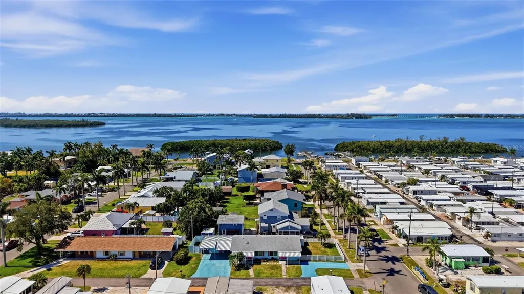 4515-4517 103rd Street Court W Bradenton FL 34210