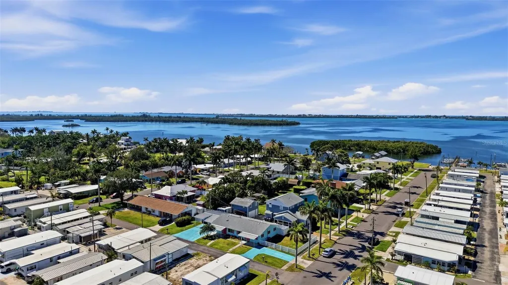 4515-4517 103rd Street Court W Bradenton FL 34210