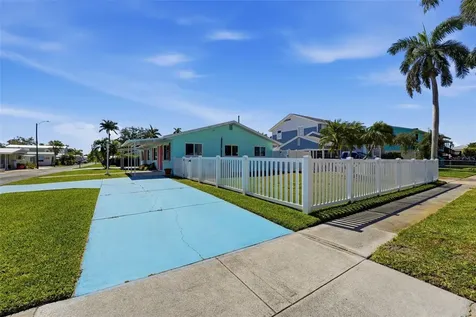 4515-4517 103rd Street Court W Bradenton FL 34210