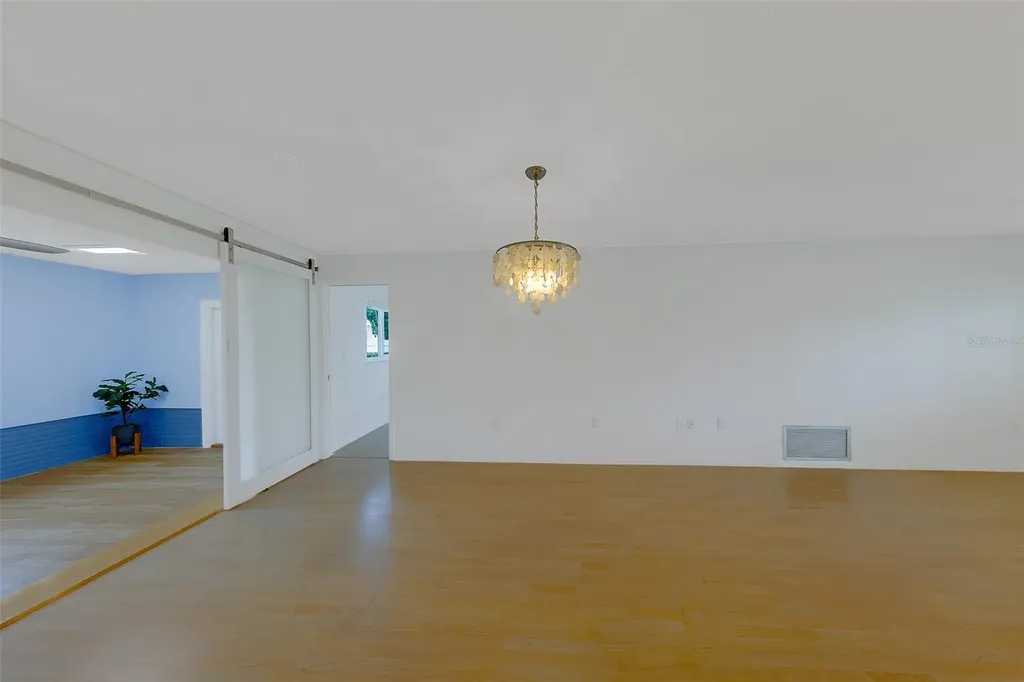 1923 Sky Drive Clearwater FL 33755
