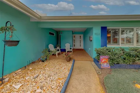 1923 Sky Drive Clearwater FL 33755