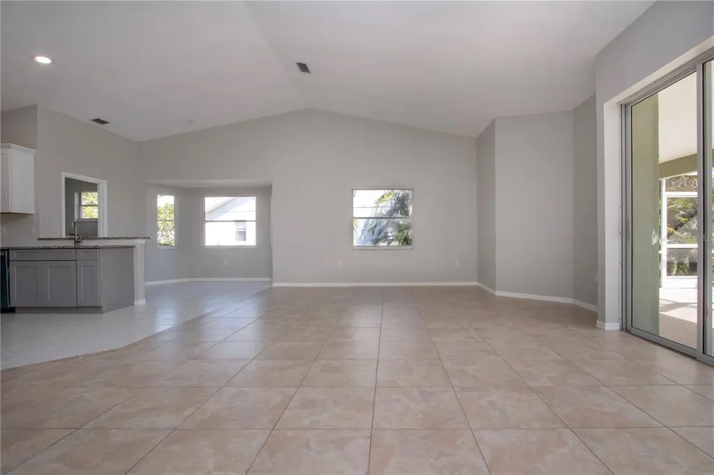 9590 Knightsbridge Circle Sarasota FL 34238