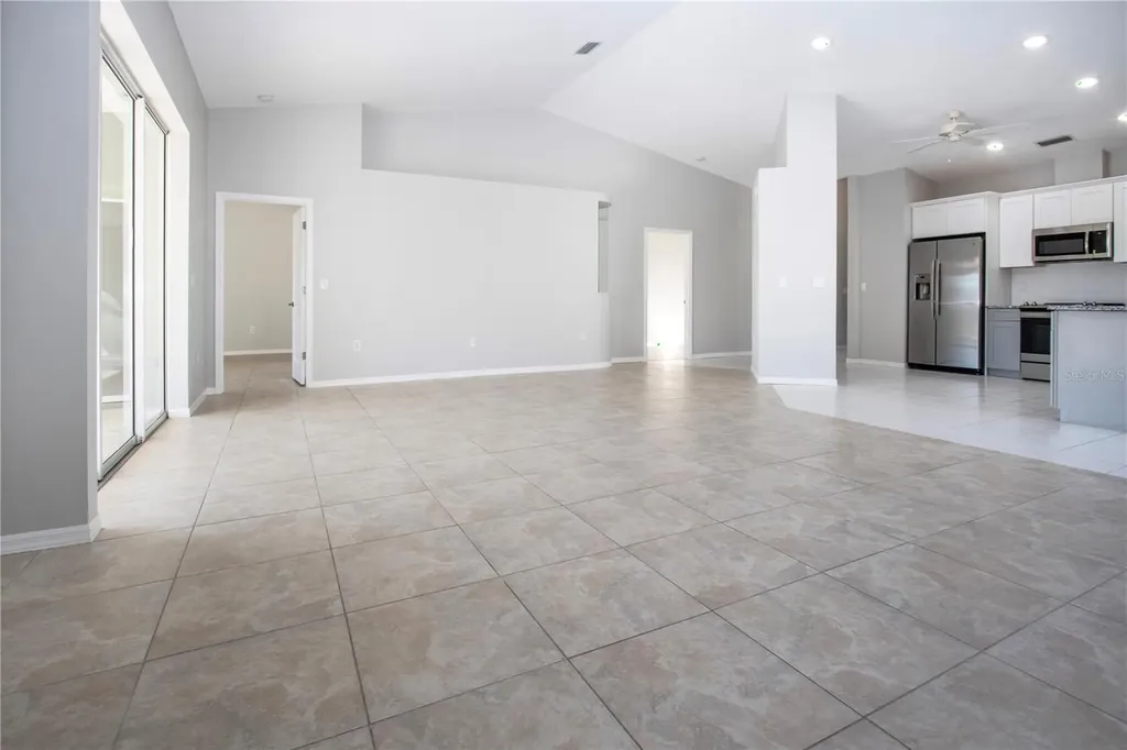 9590 Knightsbridge Circle Sarasota FL 34238