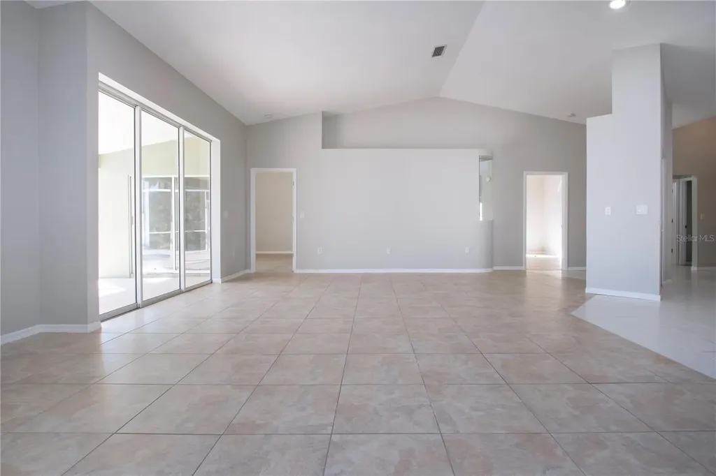 9590 Knightsbridge Circle Sarasota FL 34238