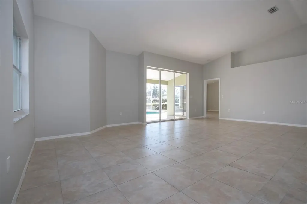 9590 Knightsbridge Circle Sarasota FL 34238